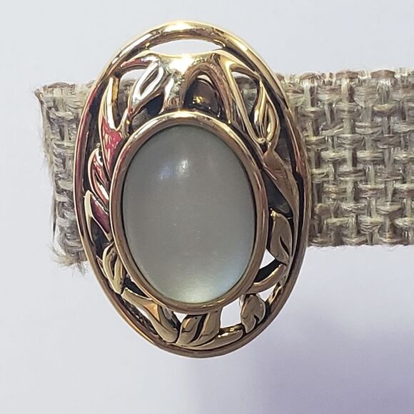 VINTAGE Faux Moonstone Clip-on Earrings - Picture 2 of 6